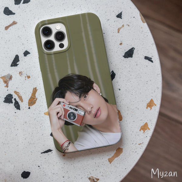 BTS039 - Taehyung With Camera -  BTS Mobile Case